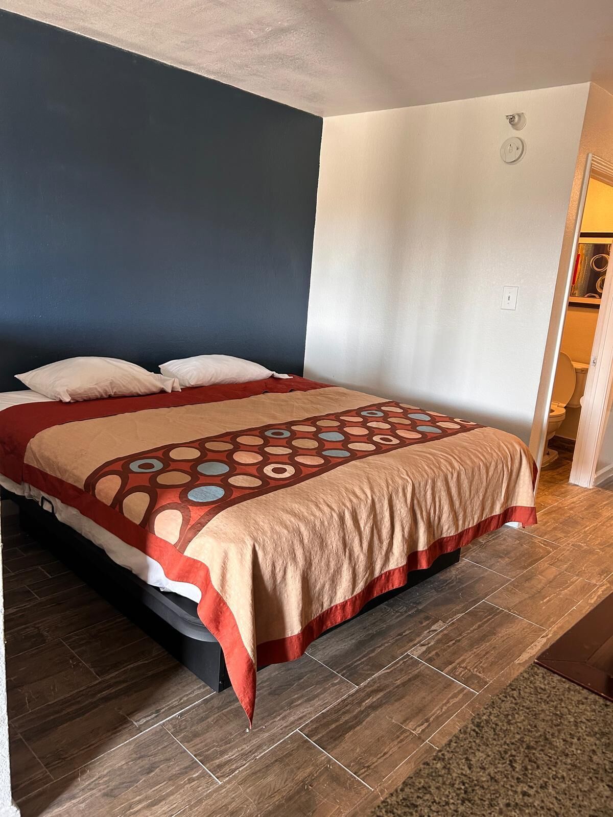 Free WiFi, bed sheets