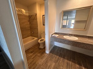 Towels - Garland Inn & Suites near Dallas TX (Garland)