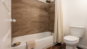 Amenidades de baño gratuitas y toallas