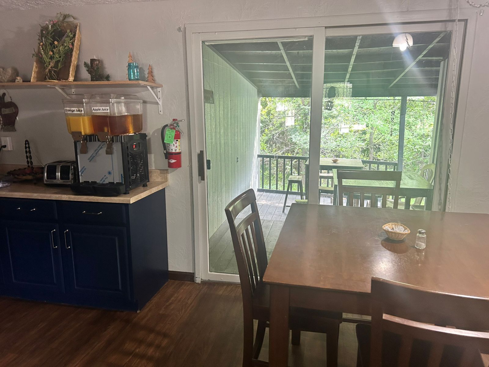 Free daily continental breakfast