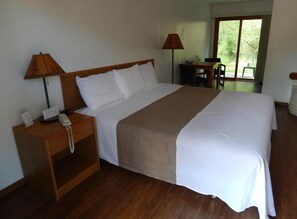 Premium bedding, iron/ironing board, free WiFi, bed sheets - The Brookside Motel by Belvilla Keystone Near Mt.Rushmore (Keystone)