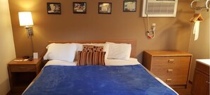 Habitació, 1 llit de matrimoni, no fumadors | Roba de llit d'alta qualitat, planxa i posts de planxar i wifi gratuïta 