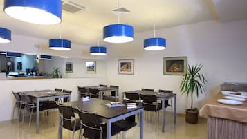 Daily buffet breakfast (AMD 3000 per person)