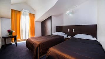 1 bedroom, in-room safe, iron/ironing board, rollaway beds