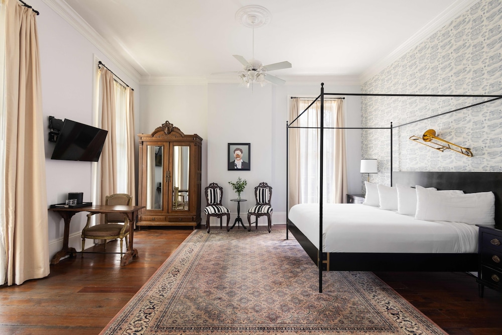 Henry Howard Hotel by null