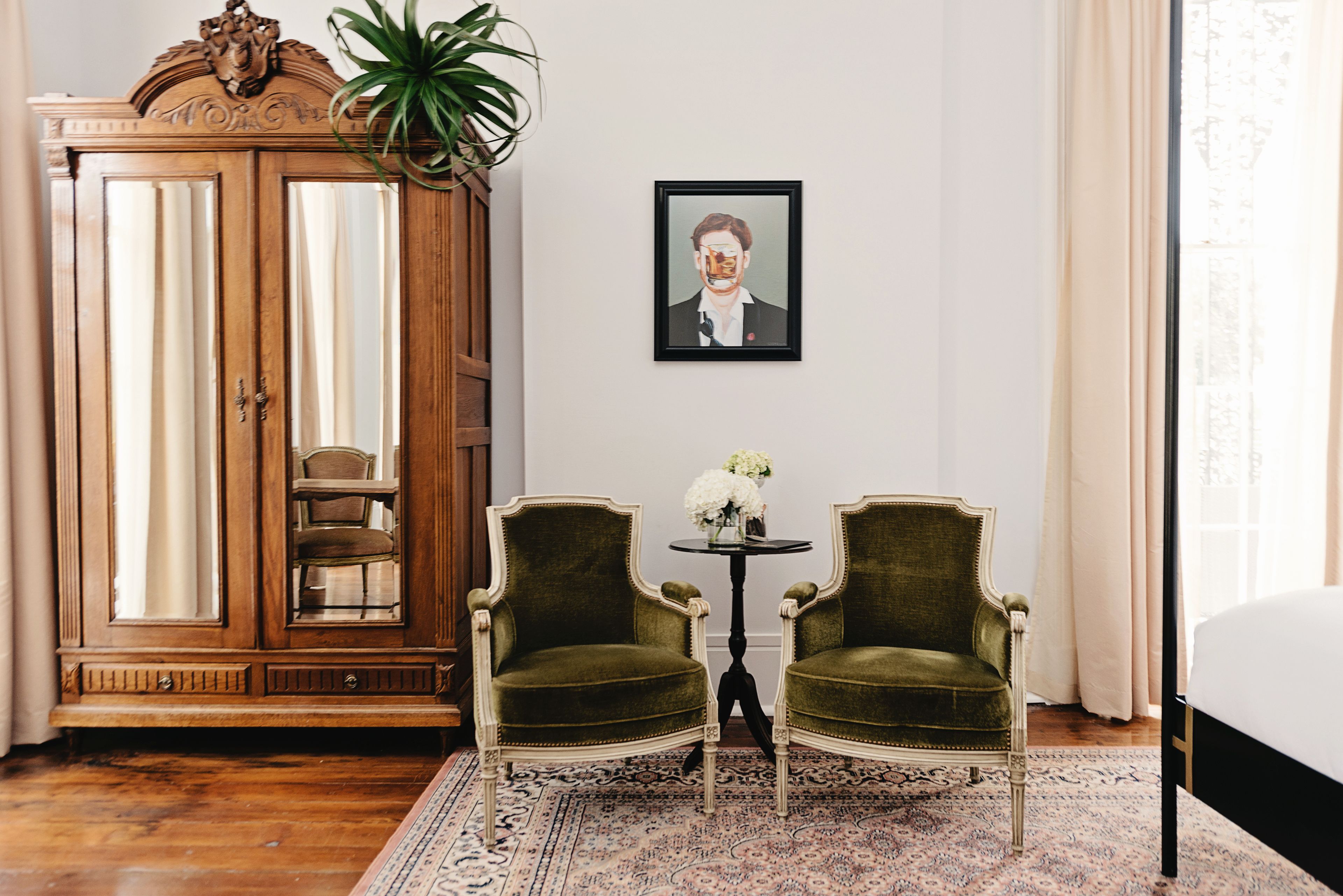 deluxe double room | living area | 40-inch flat-screen tv with satellite channels, tv