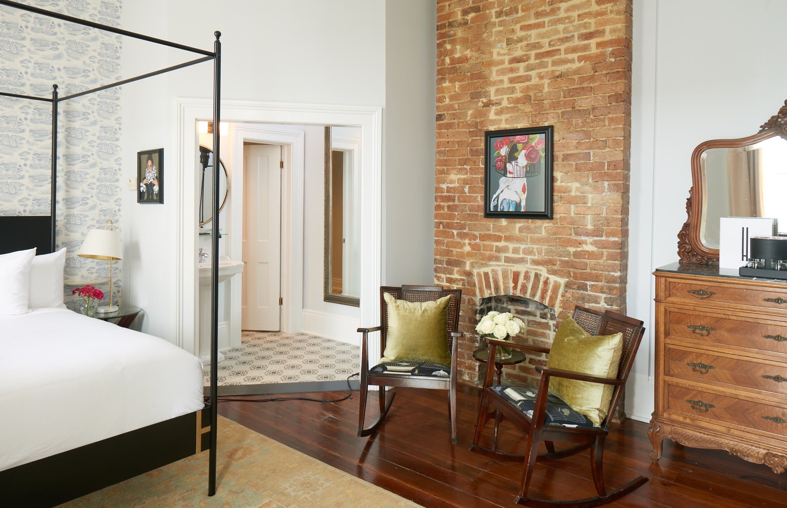 premium bedding, pillow-top beds, in-room safe, free wifi