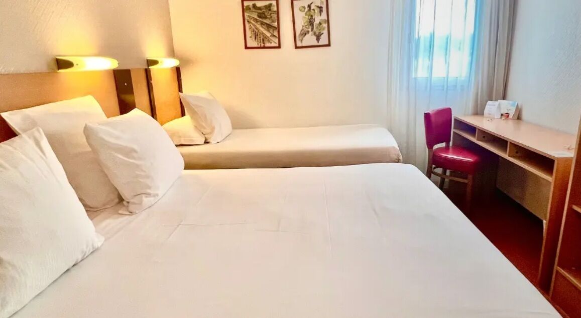 Chambre Triple Supérieure | Literie de qualité supérieure, décoration personnalisée