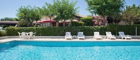 Seasonal outdoor pool