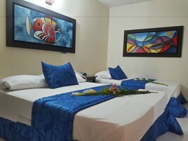 Double Room | Desk, rollaway beds, free WiFi, bed sheets