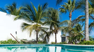 Garden Apartment with Pool | Terrace/patio