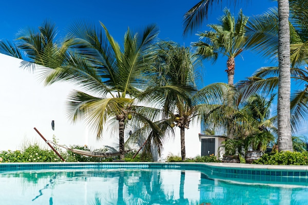 Garden Apartment with Pool | Terrasse/patio