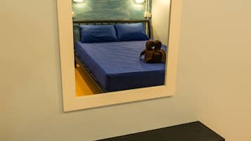 Private Room - Double Bed | Cofres nos quartos, Wi-Fi de cortesia