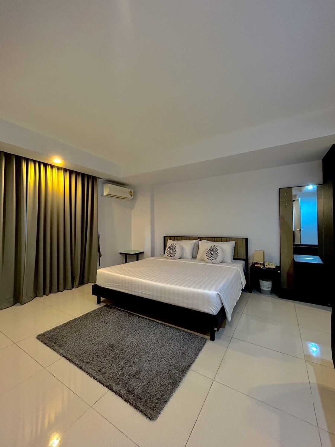 Minibar, desk, blackout drapes, free WiFi