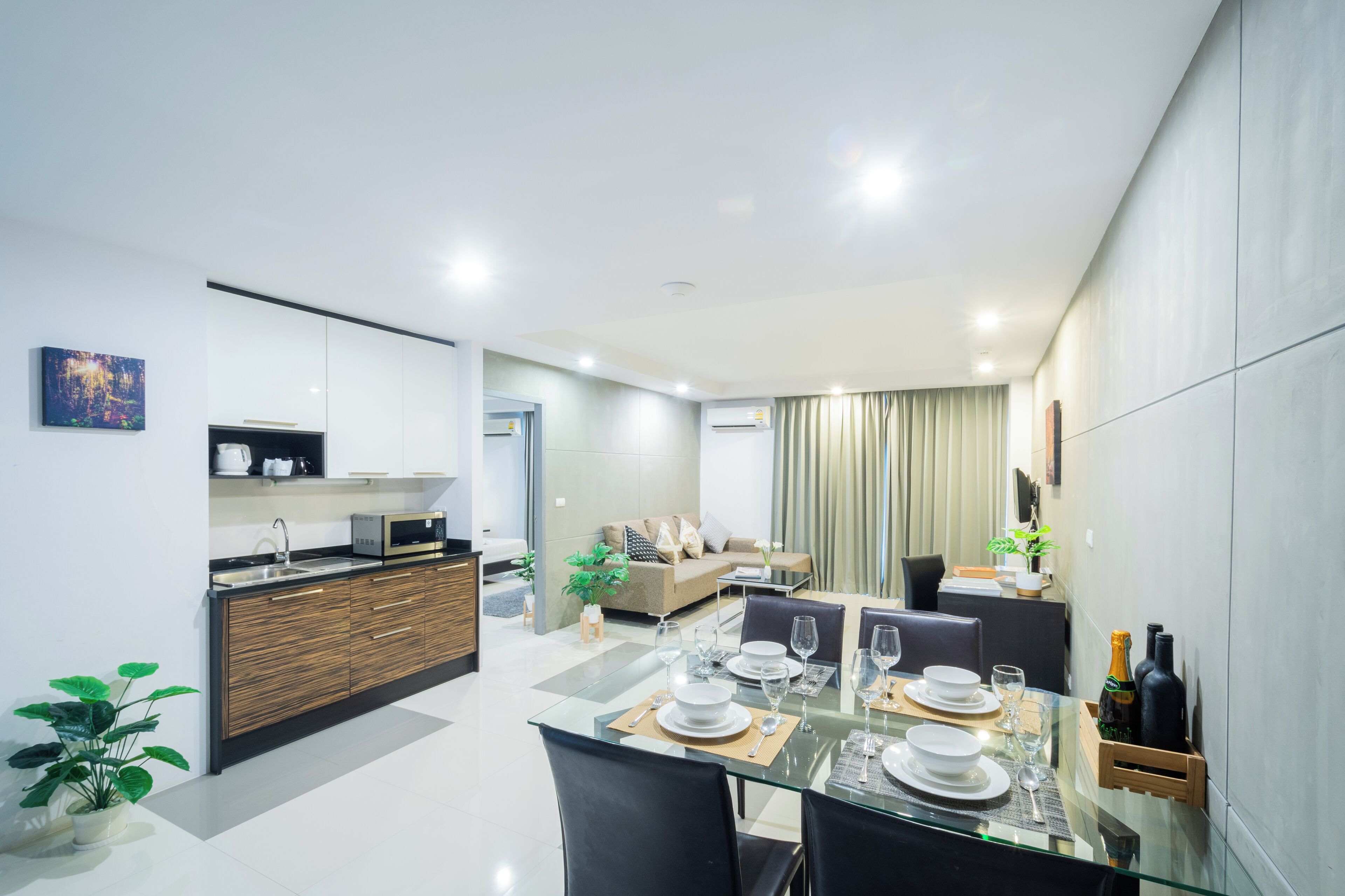 Grand Suite | Minibar, desk, blackout curtains, free WiFi