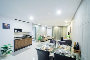 Grand Suite | Minibar, desk, blackout drapes, free WiFi