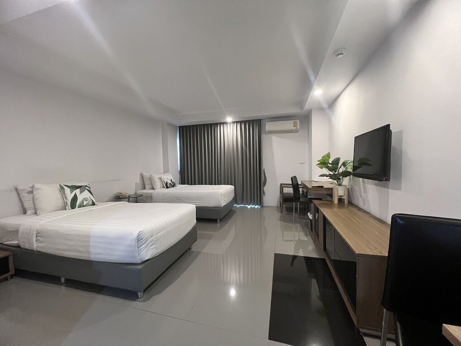 Minibar, desk, blackout curtains, free WiFi
