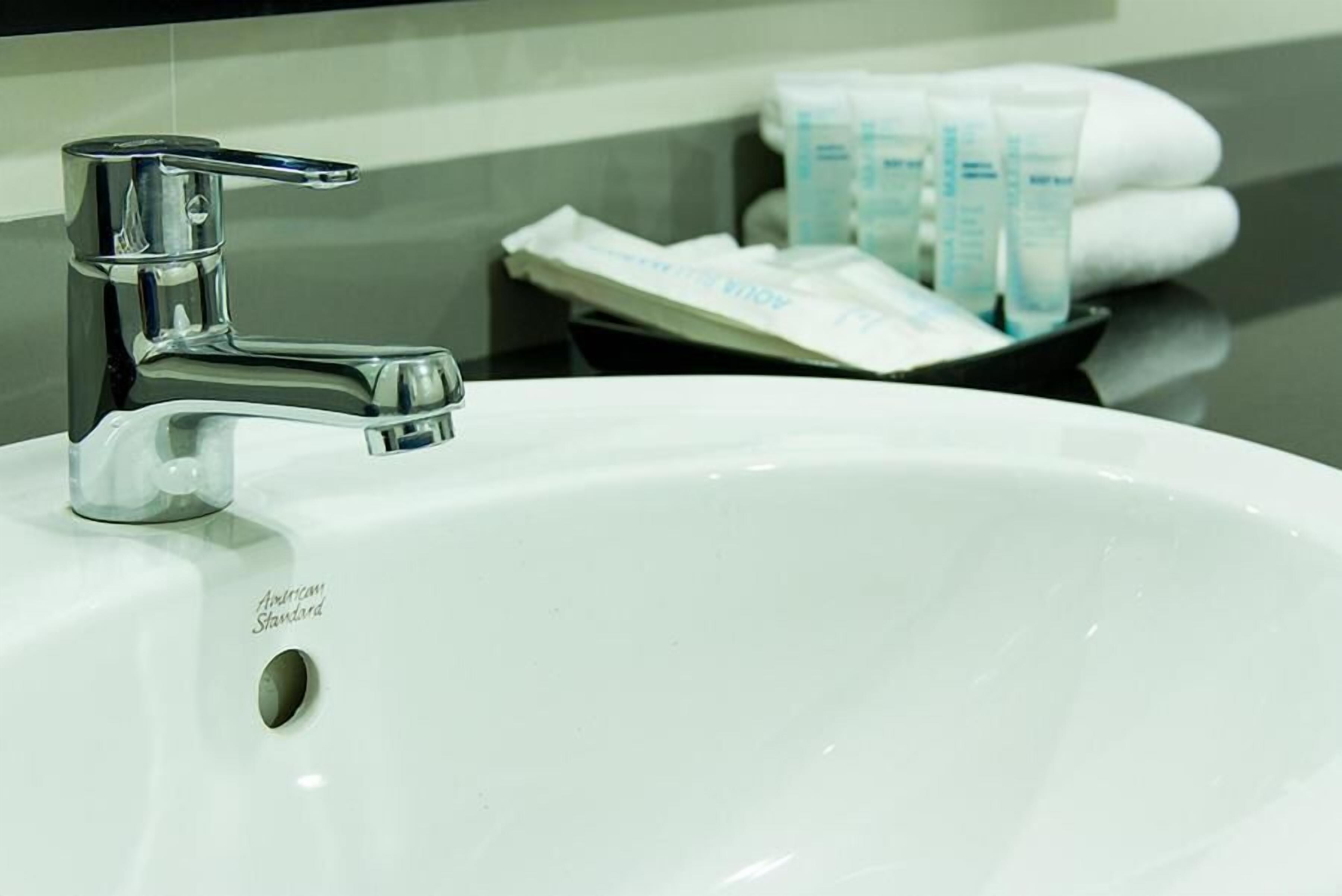 shower, free toiletries, hair dryer, slippers