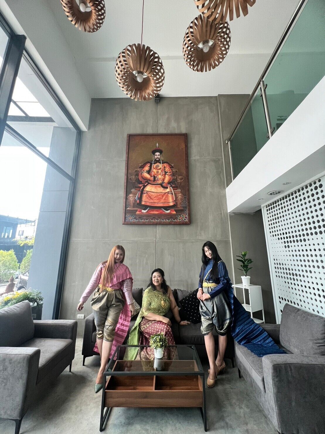 住宿正面 - 傍晚/夜晚