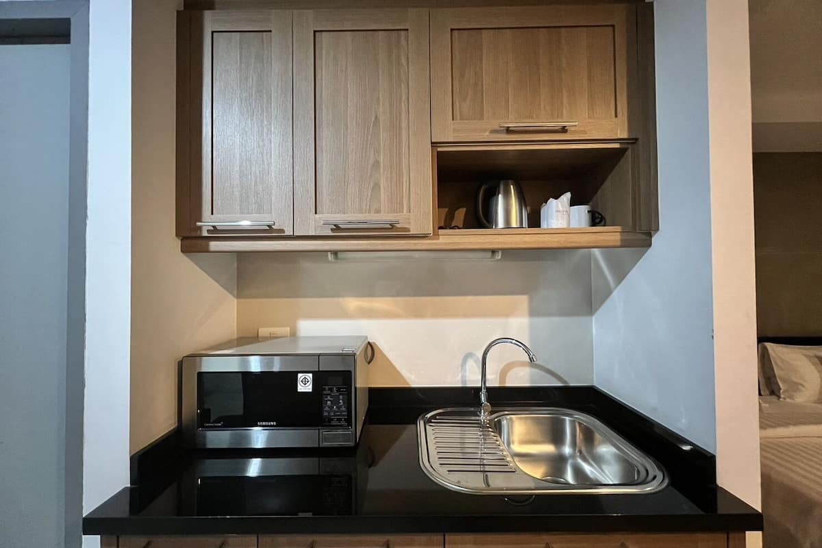 superior room | 1 bedroom, minibar, desk, blackout curtains