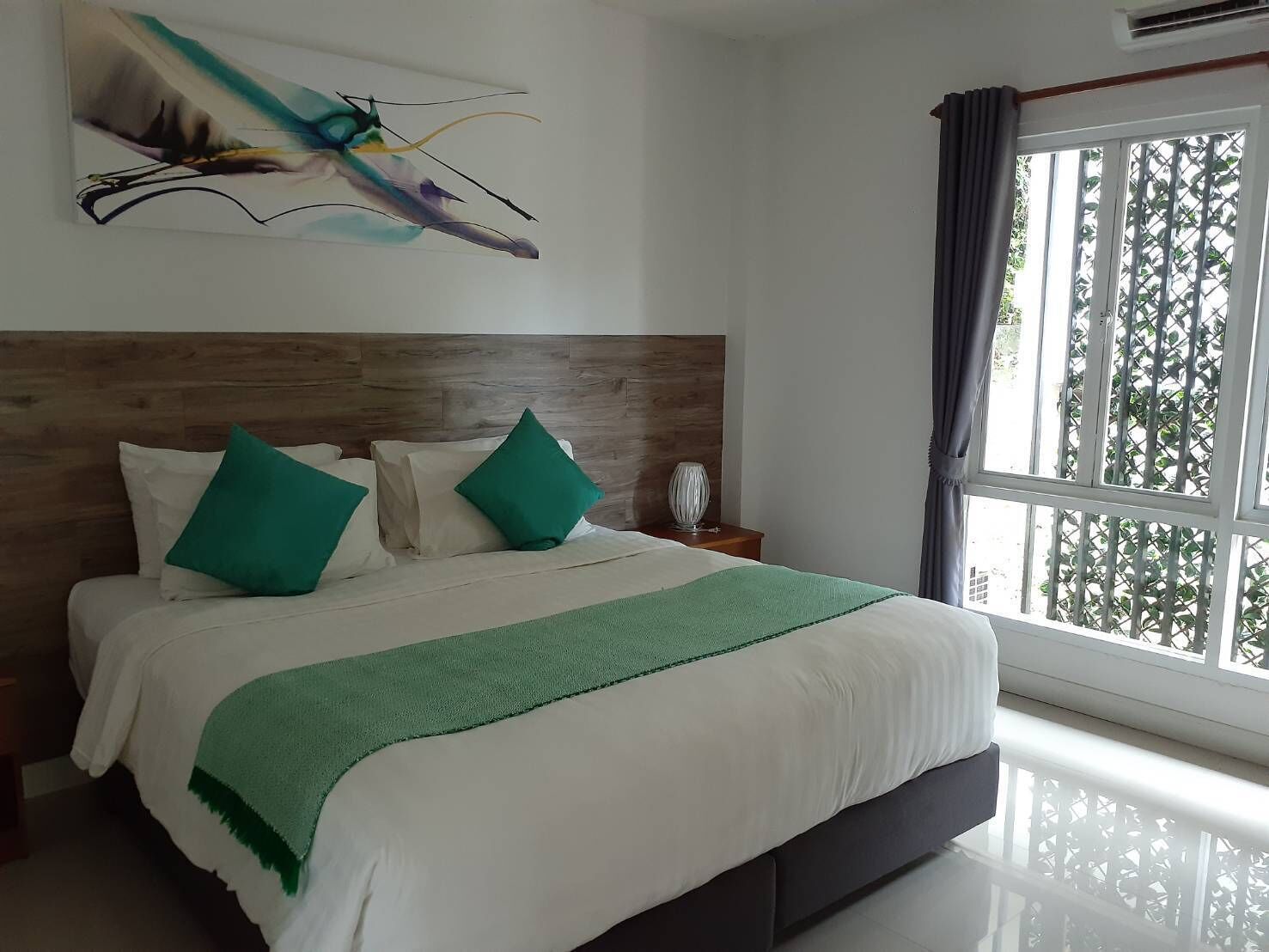 deluxe villa | 1 bedroom, in-room safe, desk, laptop workspace