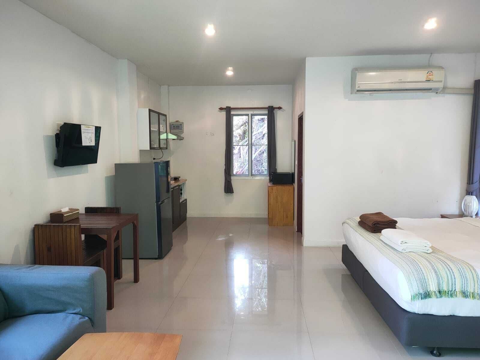 superior studio | 1 bedroom, in-room safe, desk, laptop workspace