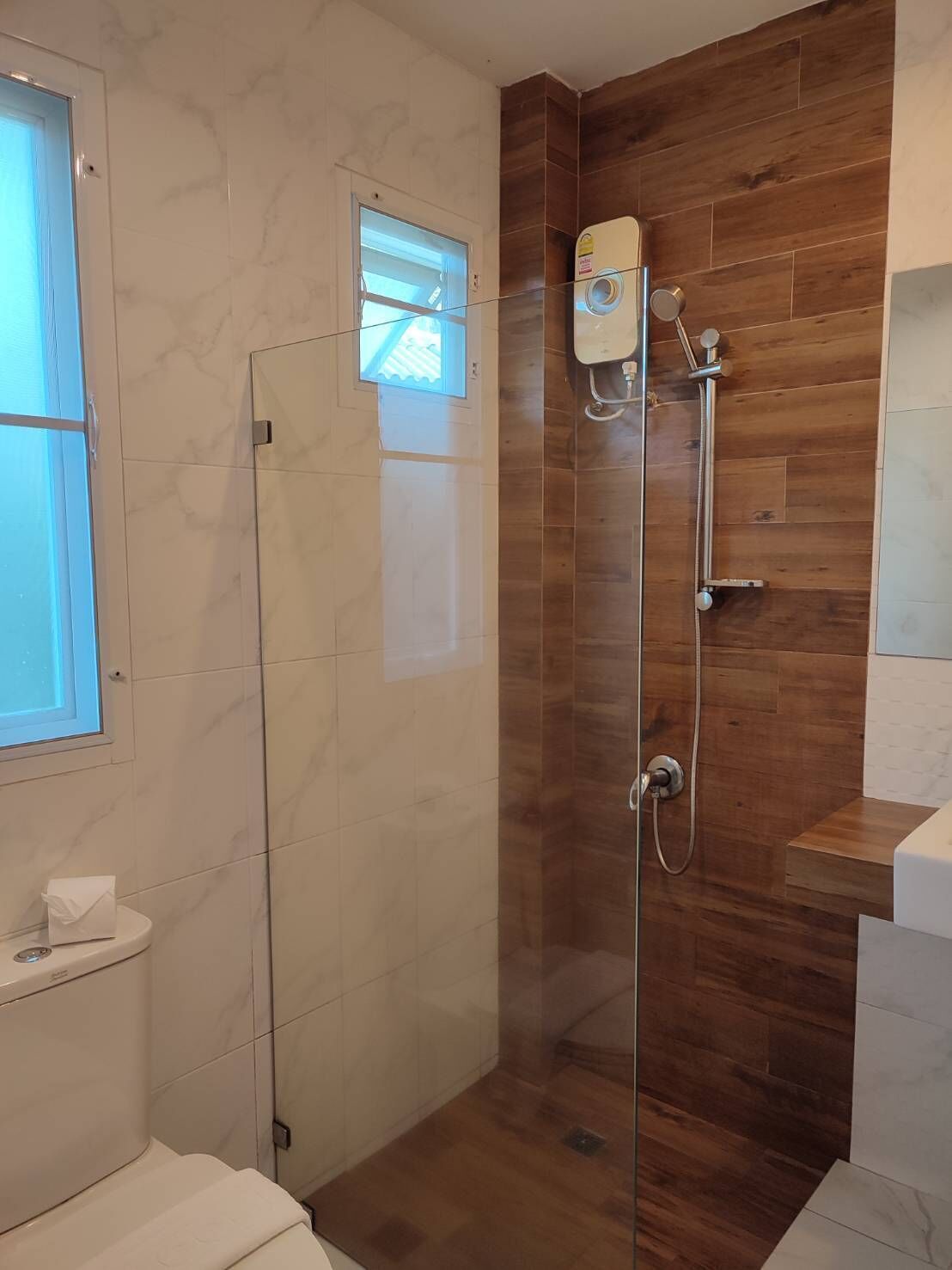 deluxe villa | bathroom | shower, free toiletries, hair dryer, slippers
