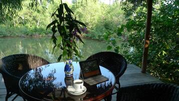 Family Studio River View | Terrace/patio