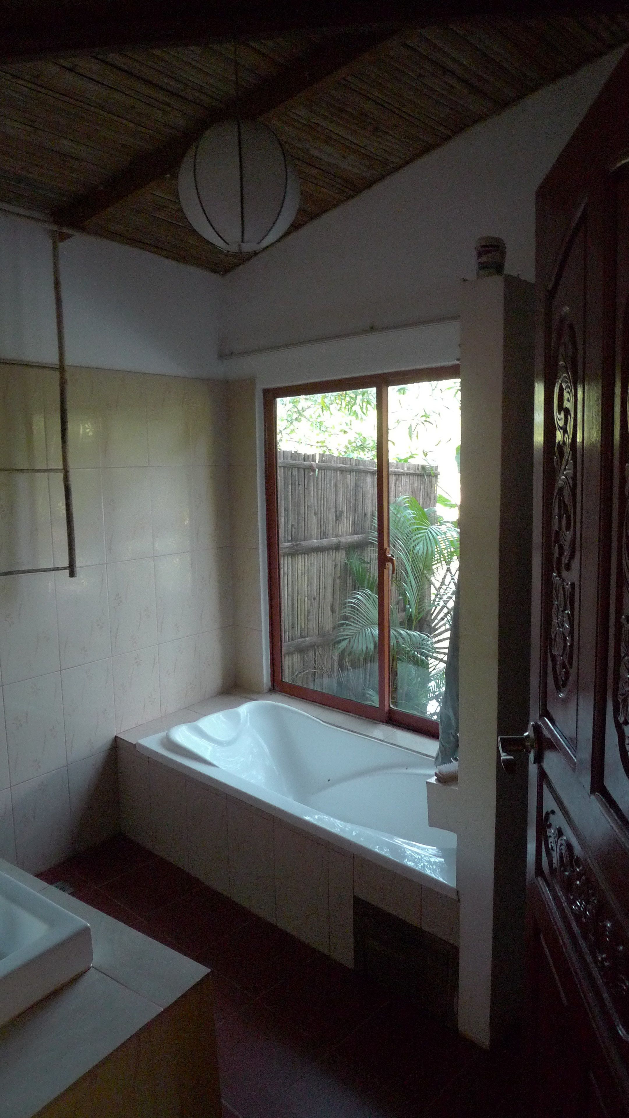 studio river view | deep-soaking bathtub