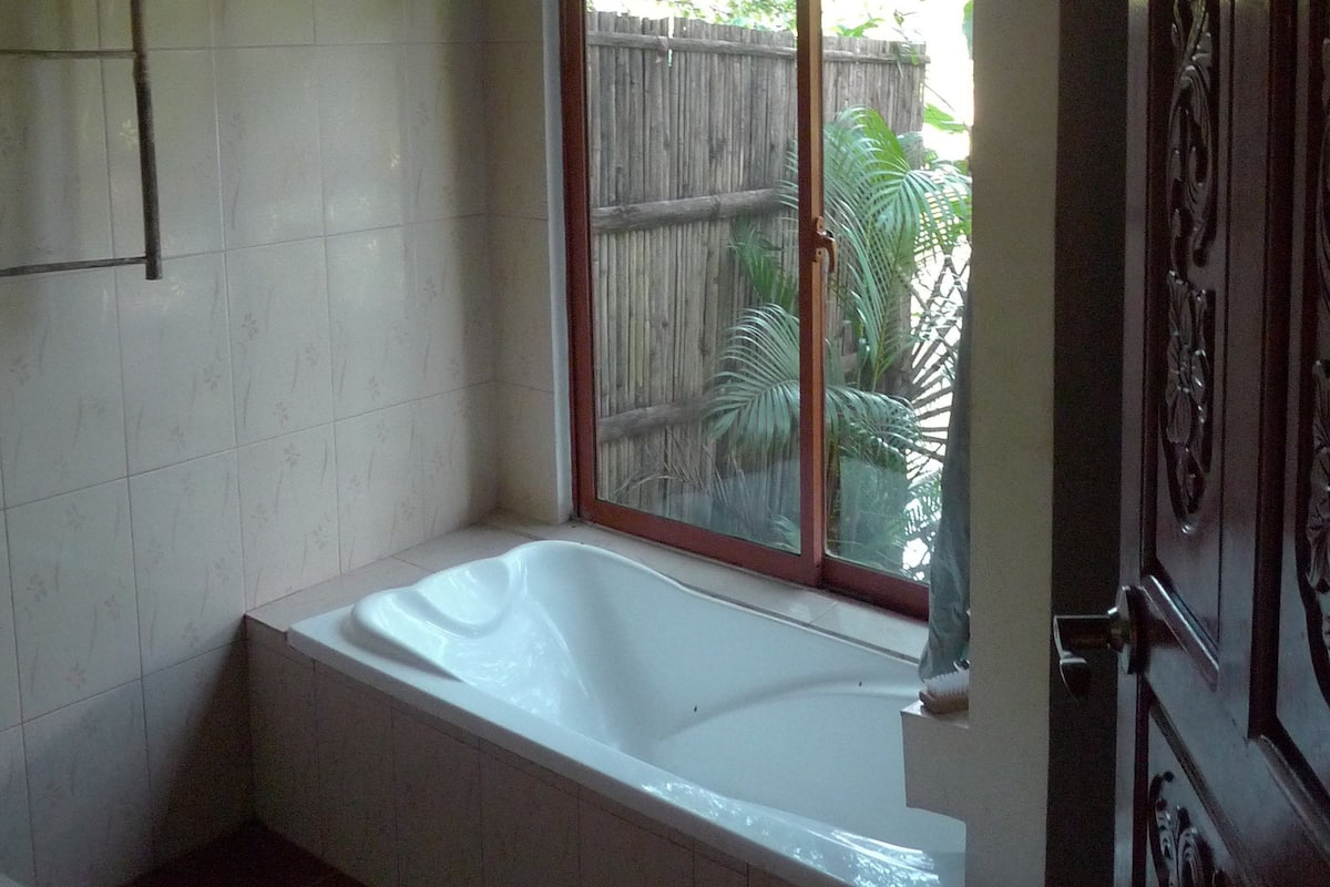 studio river view | deep-soaking bathtub