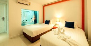Minibar, in-room safe, desk, free WiFi - Raha Gold Residence Patong (Patong)