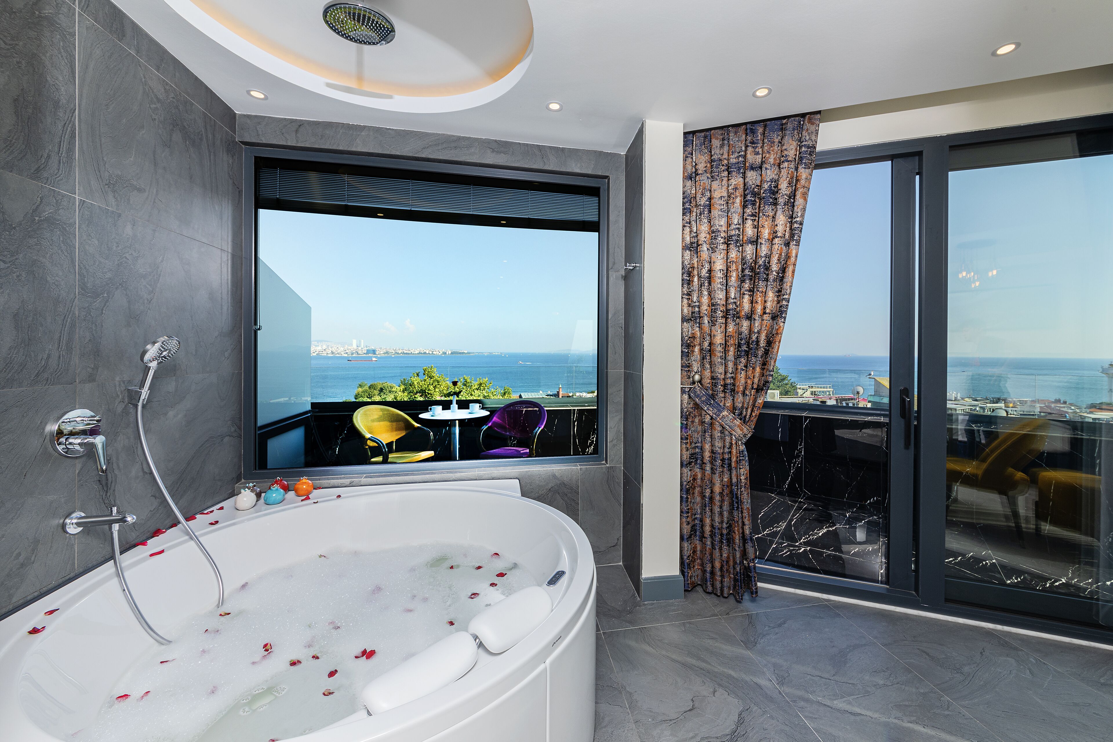 Photo - The Magnaura Palace Hotel