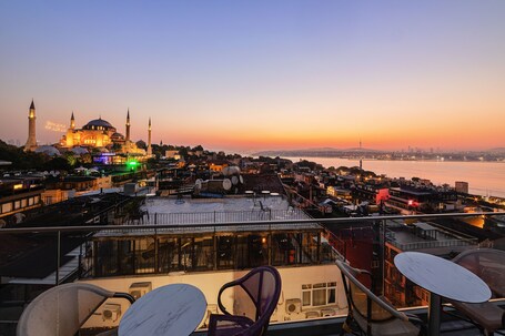 The Magnaura Palace Hotel - Image 44