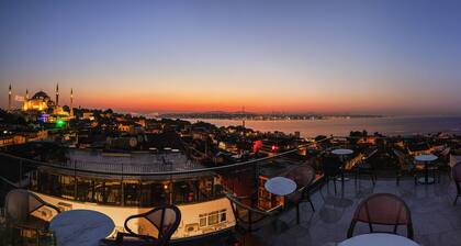 The Magnaura Palace Hotel