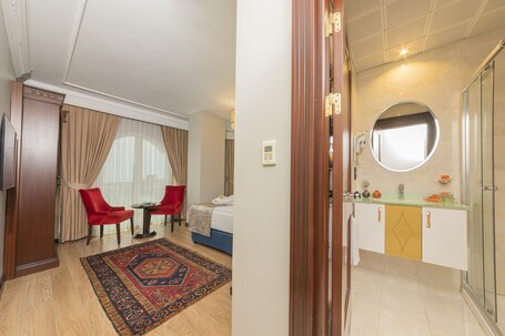 The Magnaura Palace Hotel - Image 39