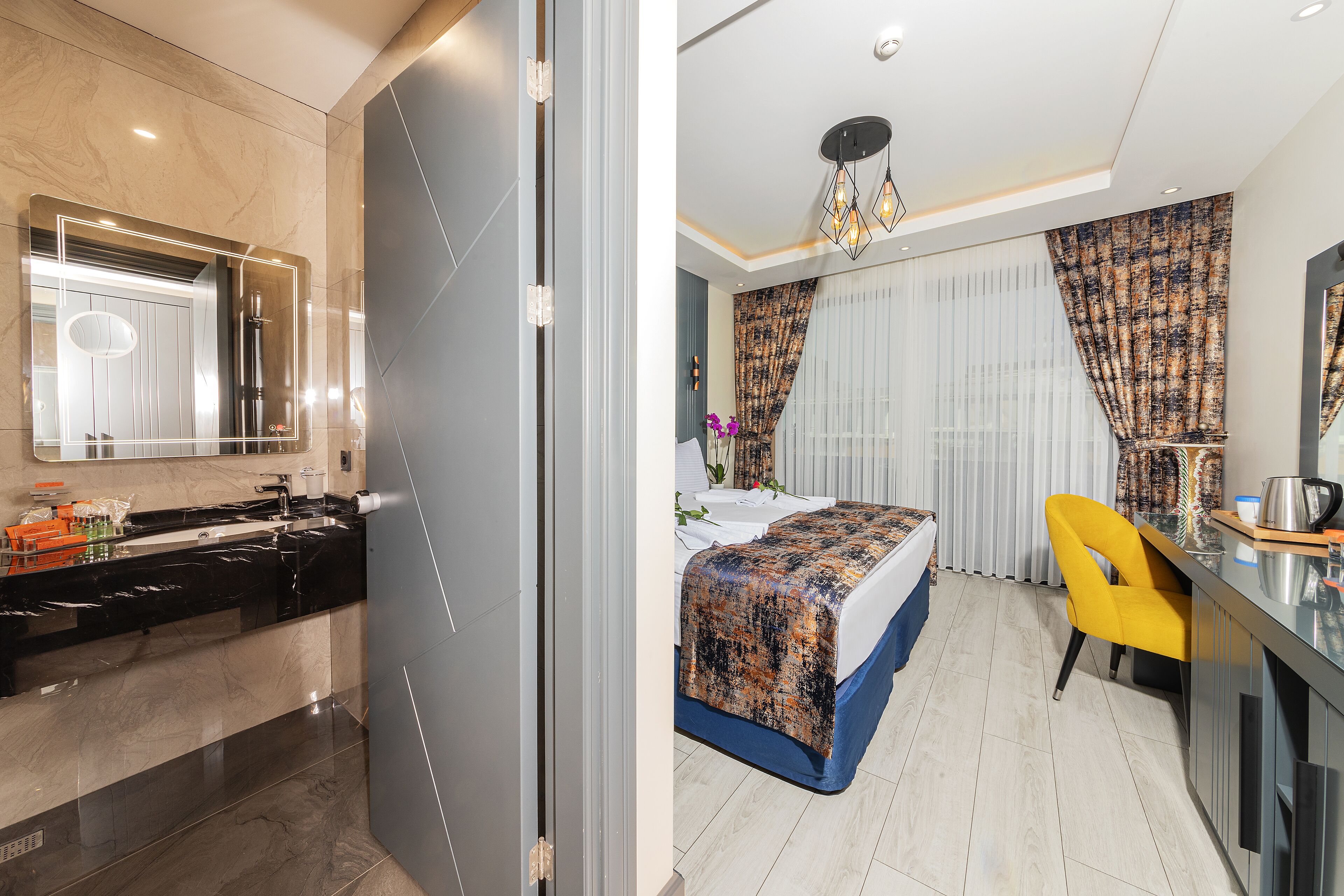 Photo - The Magnaura Palace Hotel