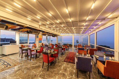 The Magnaura Palace Hotel - Image 26