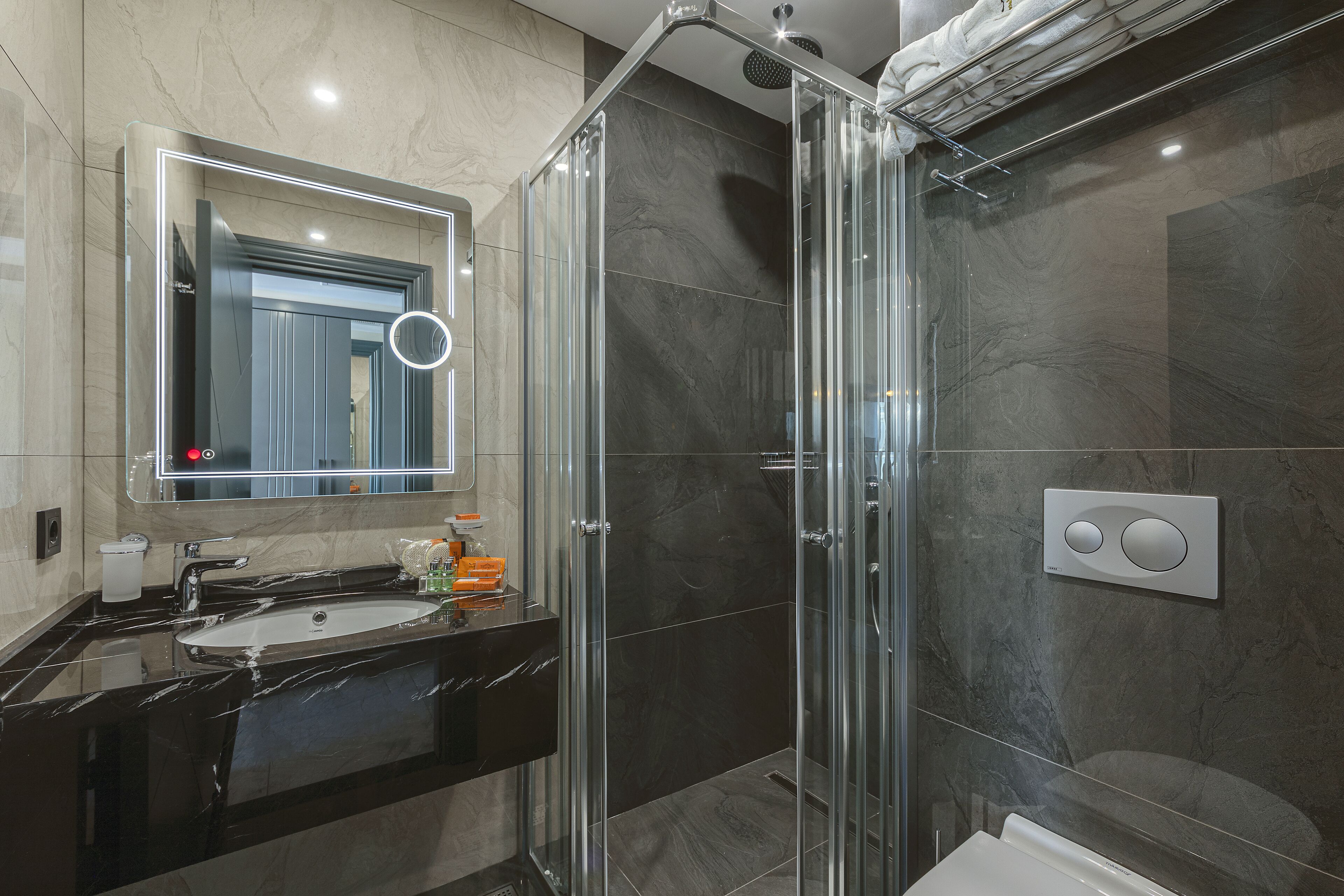 Photo - The Magnaura Palace Hotel