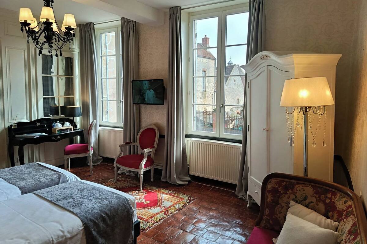 Twin Room (Prosper Mérimée)