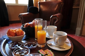 Frokostbuffé hver dag (EUR 19 per person)