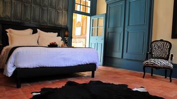 Chambre Double (Max-Pol Fouchet) | Minibar, décoration personnalisée, ameublement personnalisé, bureau