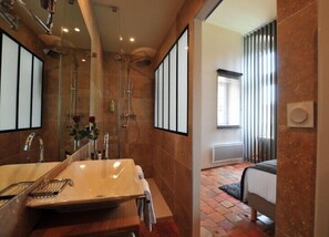 Dobbeltrom (Ducs) | Vask på badet