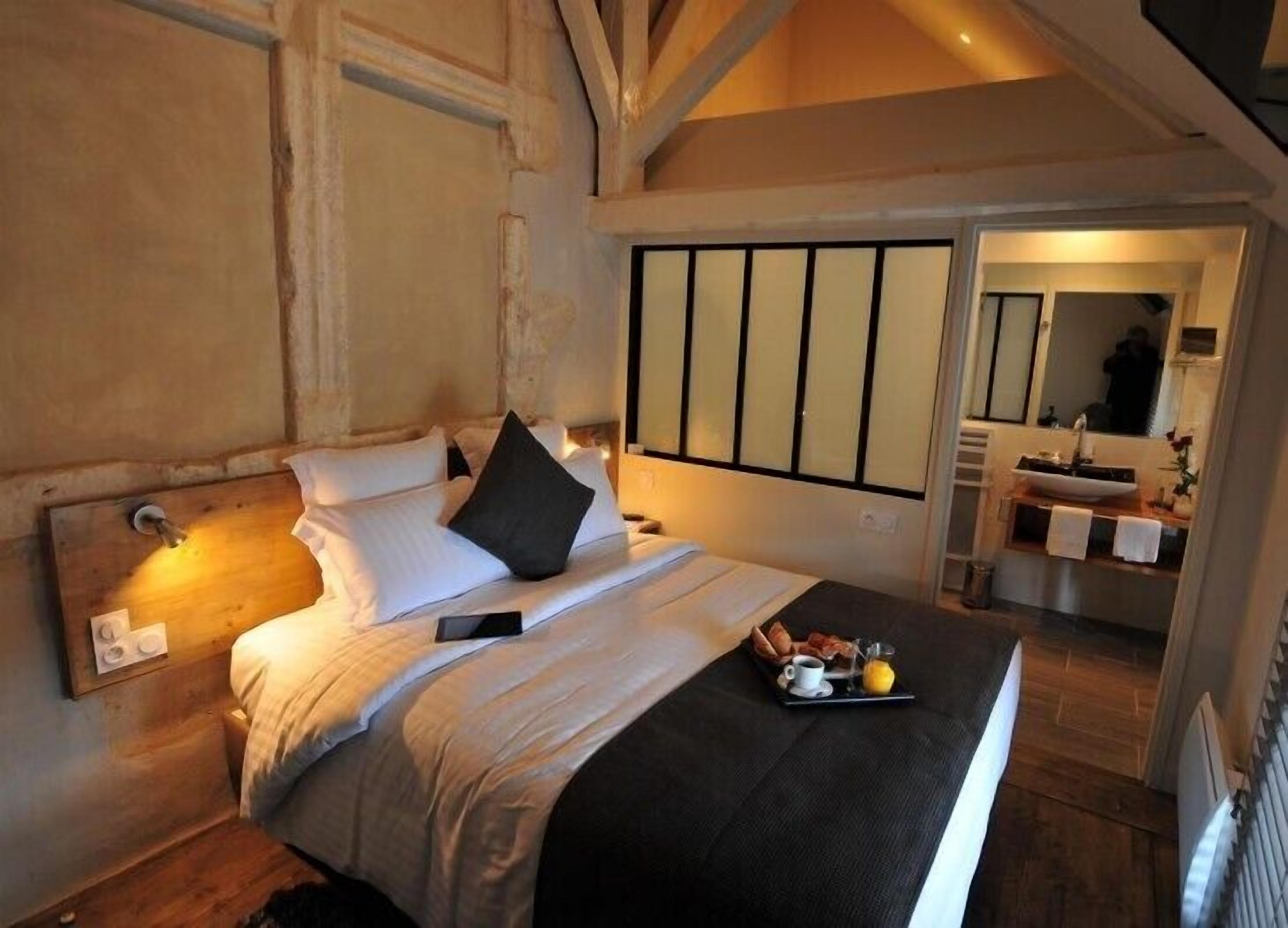 double room (belvédère) | premium bedding, minibar, desk, soundproofing