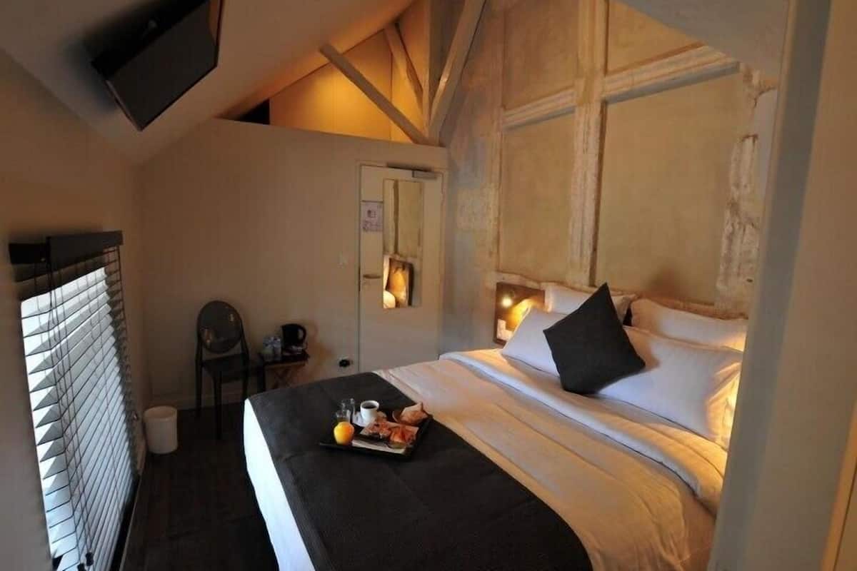 double room (belvédère) | premium bedding, minibar, desk, soundproofing