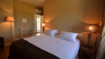 Double or Twin Room | Iron/ironing board, cribs/infant beds, rollaway beds, free WiFi