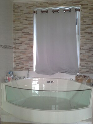 Apartment | Bathroom - Volta Escape Resort (Atimpoku)