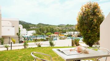 Caja de seguridad en la habitación y sistema de insonorización