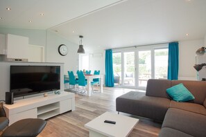 Chalet, 3 Bedrooms | Living room - De Thijmse Berg (Rhenen)