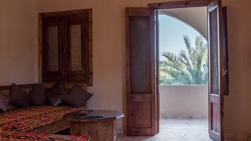 Superior Studio Suite | Living area