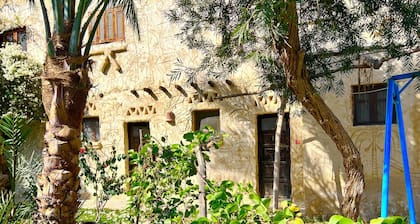 Zad Elmosafer Guest House